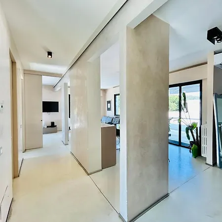 Porto Attico Wally -flexrent Immobiliare Abissinia Apartment